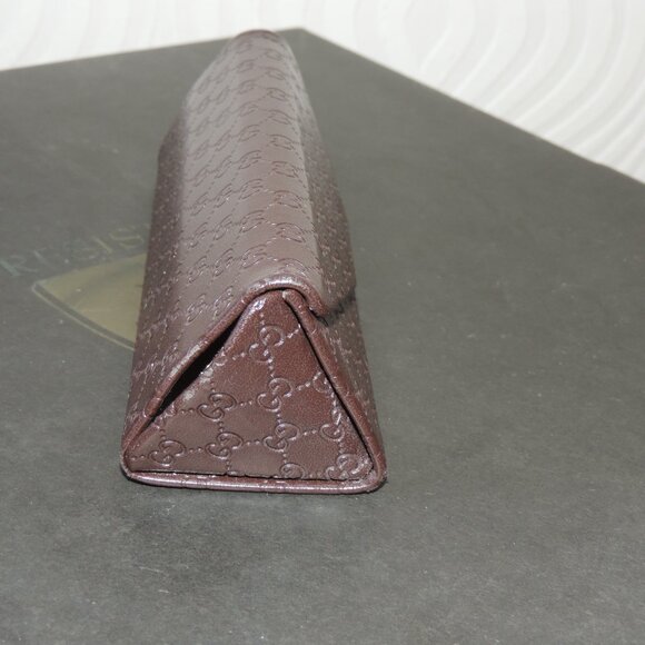 GUCCI Triangular Dark Brown Leather Embossed Logo Glasses Case w/Suede Lining main image 4